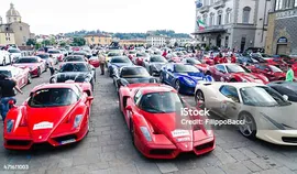 Ferrari Собираться Во Флоренцииcavalcade 2013 Г — стоковые фотографии и другие картинки Ferrari - Ferrari, Флоренция - Италия, Ferrari 348 Berlinetta