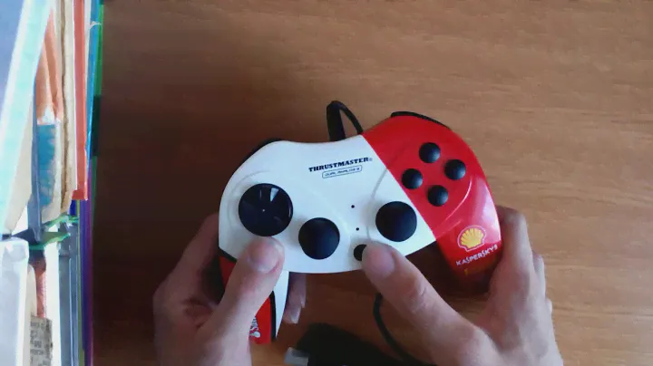 Обзор проводного геймпада Thrustmaster F1 Ferrari 150th Italia PC Mixed из Rozetka.com.ua