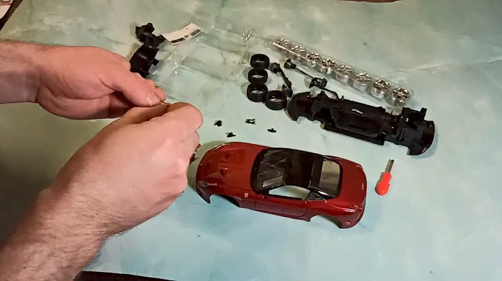 Assembling the Ferrari California T model from Maisto scale 1:24(сборка модели Ferrari California T)