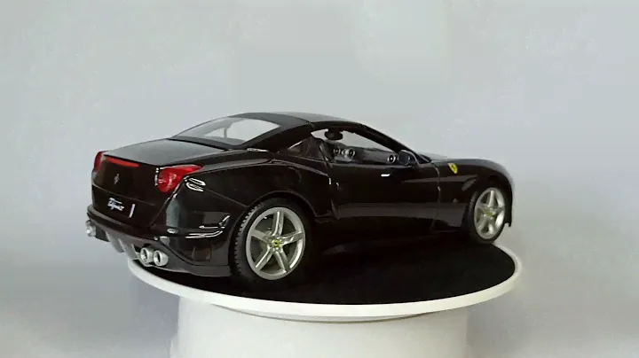 Ferrari California T Коллекционная модель автомобиля 1:18