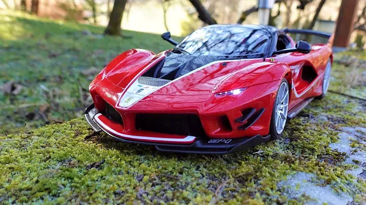 Радиоуправляемый гиперкар Rastar Ferrari FXX-K Evo в масштабе 1:14 — распаковка и звук