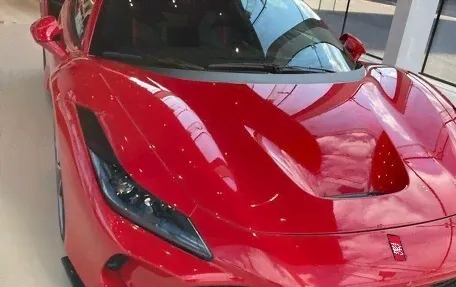 Ferrari F8-0