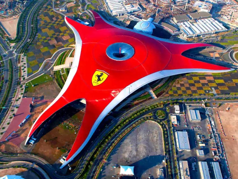 Тематический парк Ferrari World в Дубае