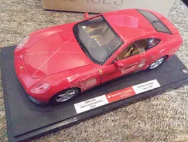 1097 Ferrari 612 Scaglietti exklusive weihnachtsedition limit 1200 Hot Wheels mattel 1:18 1,14kg
