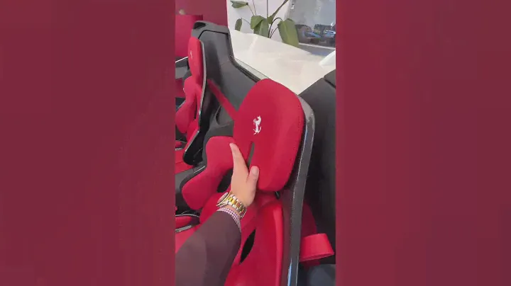 SATISFYING sounds of the #Ferrari SF90 Spider 🔊