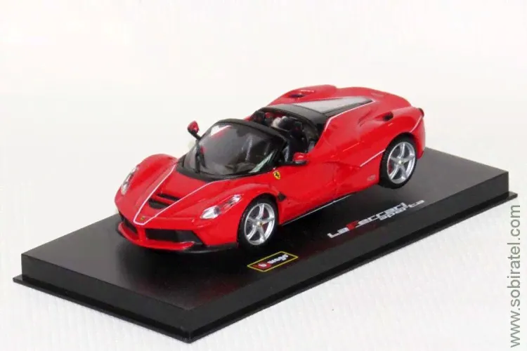 Ferrari LaFerrari Aperta красная (Bburago 1:43)